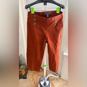 Elegant Rust Capris with Button Accents